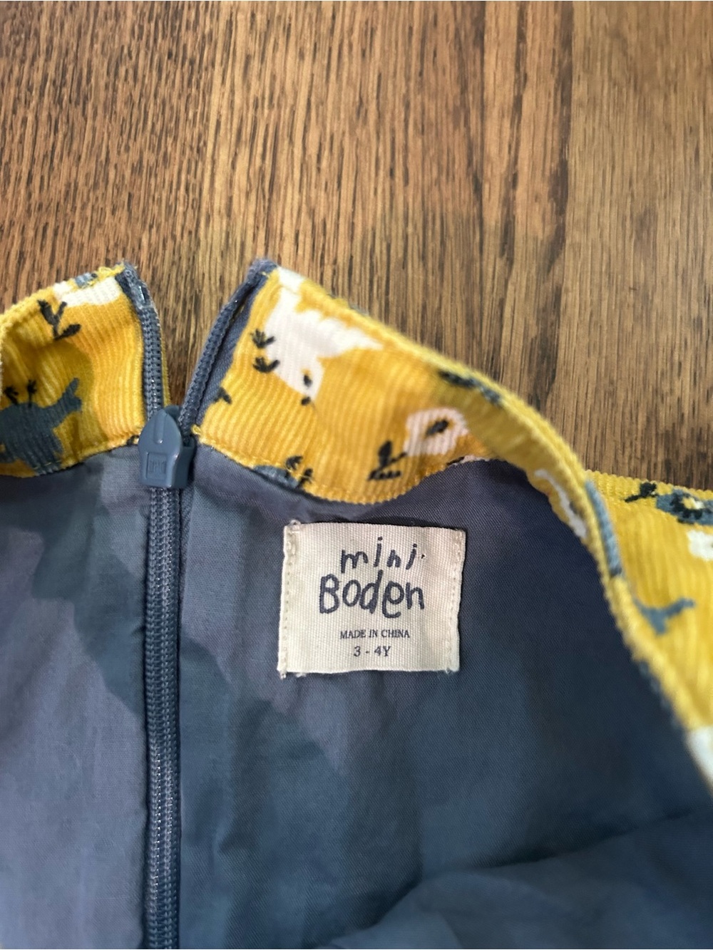 Mini Boden Girls Corduroy Jumper Dress Mustard Bird Floral Print Size 3-4Y - Picture 3 of 4